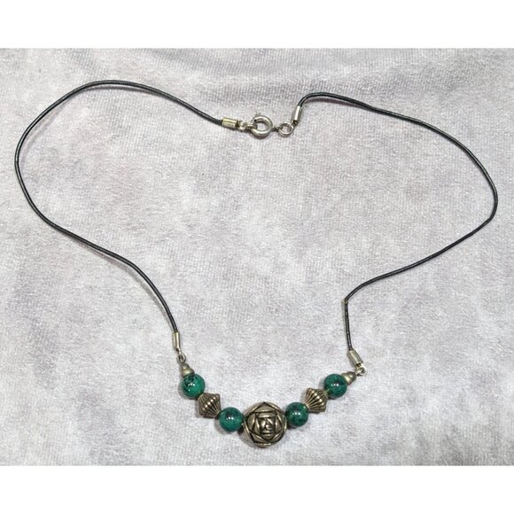 Floral Green Jasper And Silver Tone Beaded Necklace - Picture 6 of 6